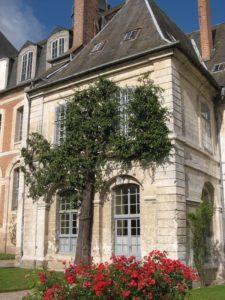 Poirier-espalier-abbaye-de-valloire Poirier-espalier-abbaye-de-valloire